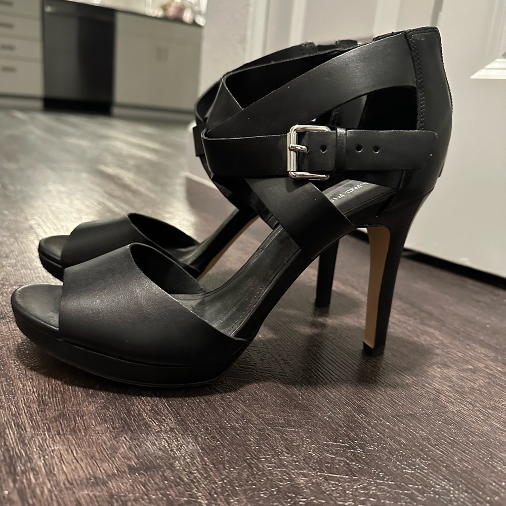 Marc Fisher Heels Never worn